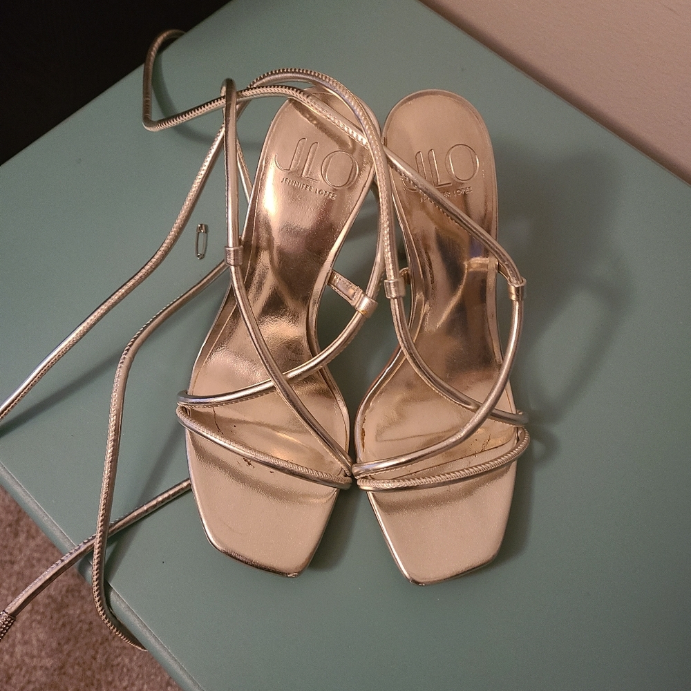 JLO JENNIFER LOPEZ Rainia Pump Champagne Size 6